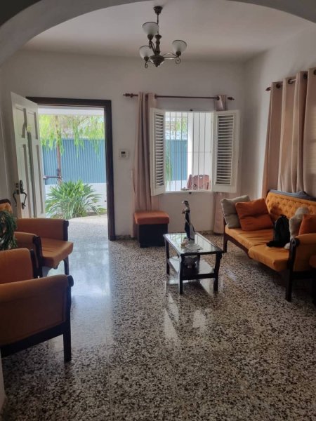 Casa Independiente de 4 habitaciones en venta en La Lisa, La Habana - 2