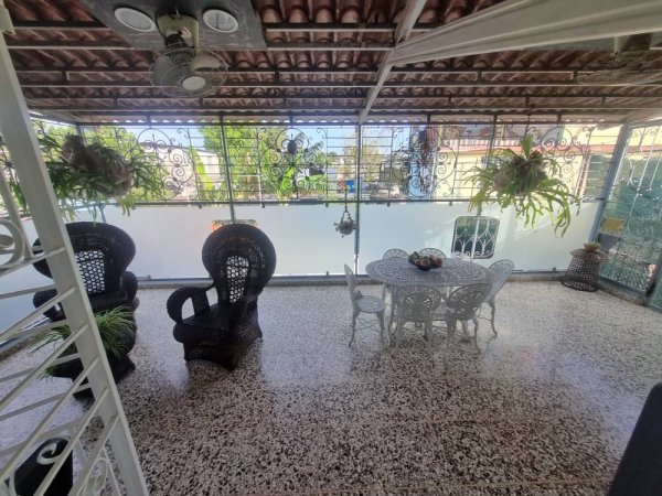 Casa Independiente de 4 habitaciones en venta en La Lisa, La Habana - 5