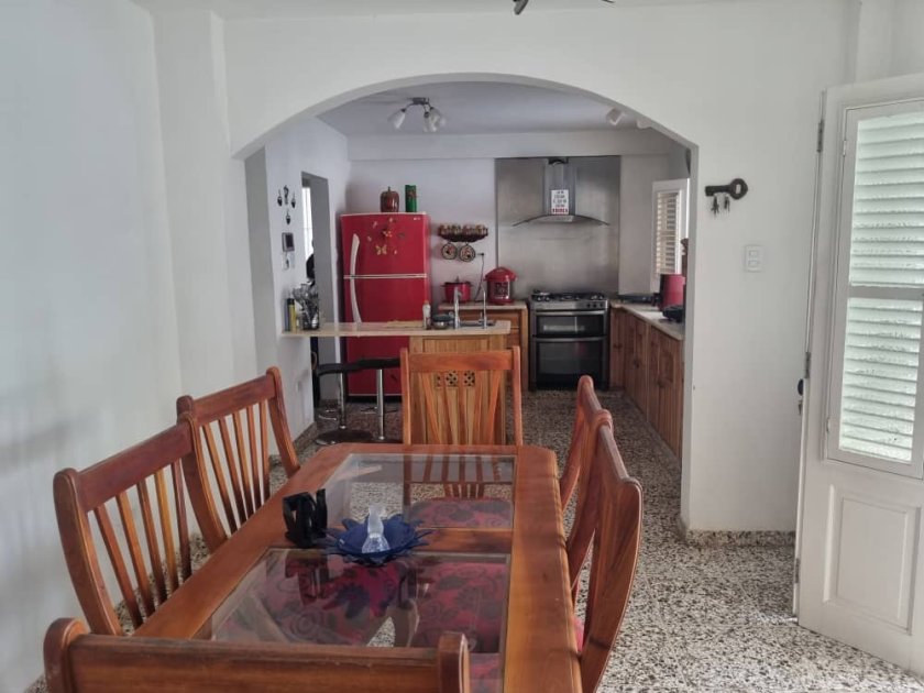Casa Independiente de 4 habitaciones en venta en La Lisa, La Habana