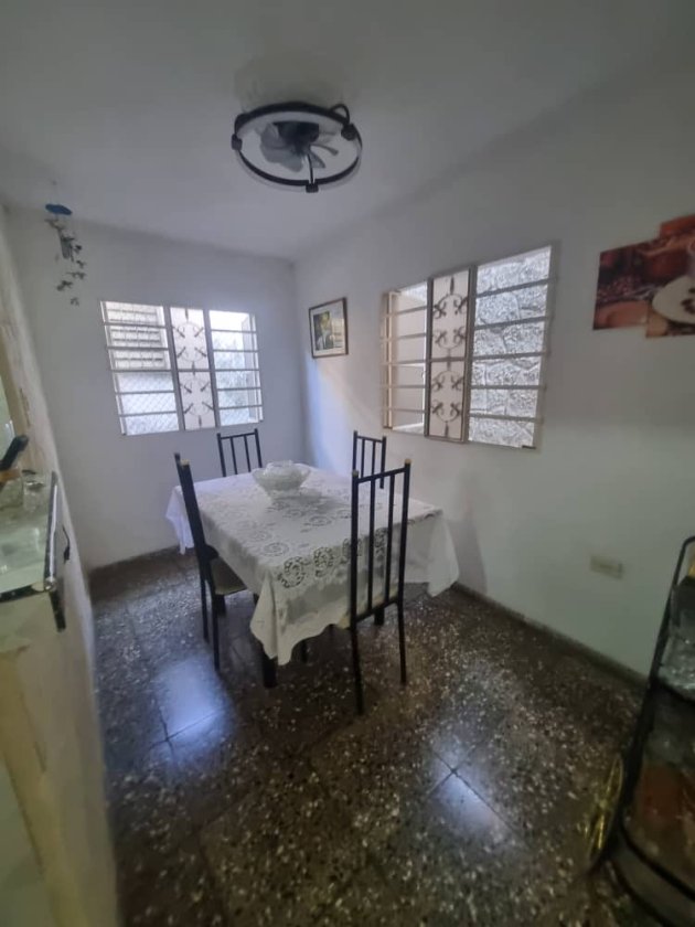 Casa Independiente de 3 habitaciones en venta en Libertad, Marianao, La Habana