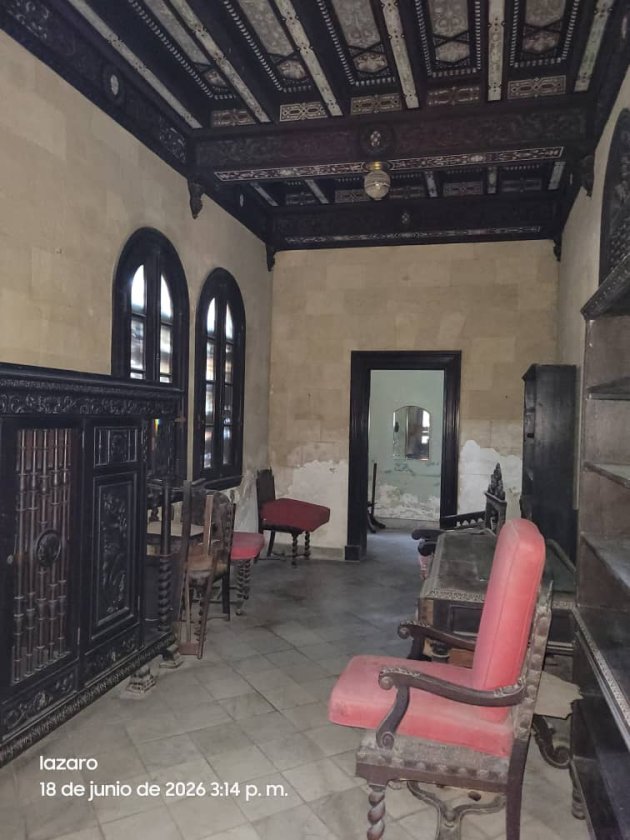 Casa Colonial de 5 habitaciones en venta en Vedado - Malecón, Plaza de la Revolución, La Habana