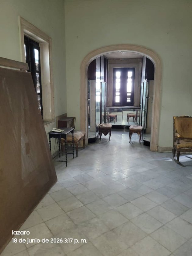 Casa Colonial de 5 habitaciones en venta en Vedado - Malecón, Plaza de la Revolución, La Habana