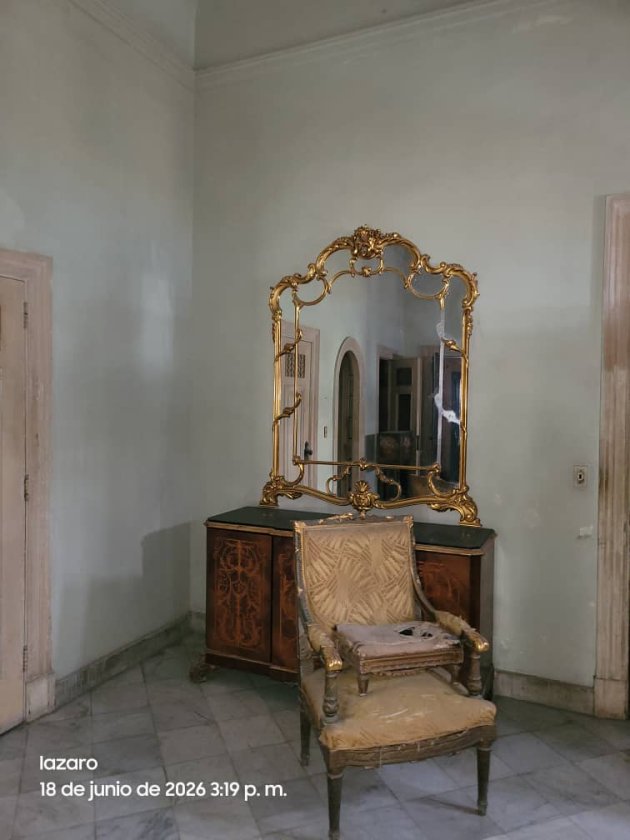Casa Colonial de 5 habitaciones en venta en Vedado - Malecón, Plaza de la Revolución, La Habana