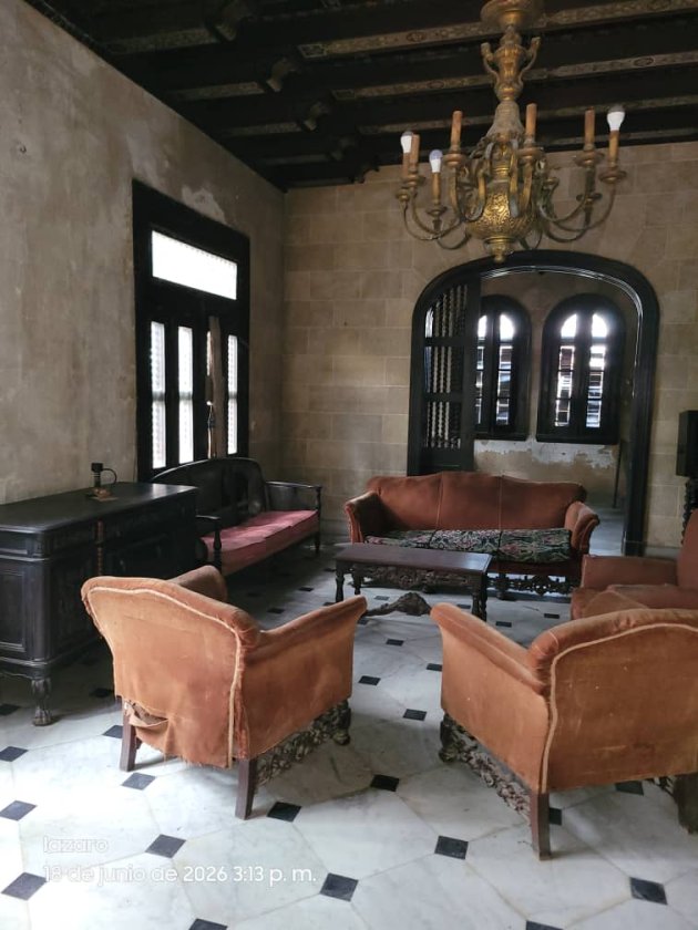 Casa Colonial de 5 habitaciones en venta en Vedado - Malecón, Plaza de la Revolución, La Habana
