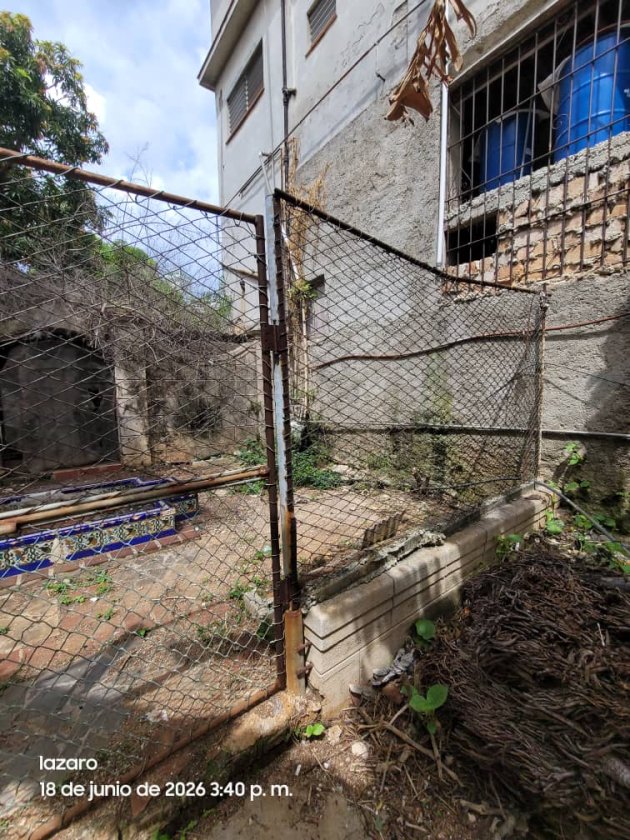 Casa Colonial de 5 habitaciones en venta en Vedado - Malecón, Plaza de la Revolución, La Habana