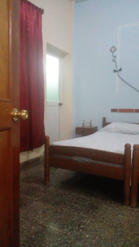 Casa Independiente de 5 habitaciones en venta en La Lisa, La Habana