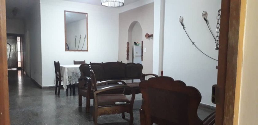 Casa Independiente de 5 habitaciones en venta en La Lisa, La Habana