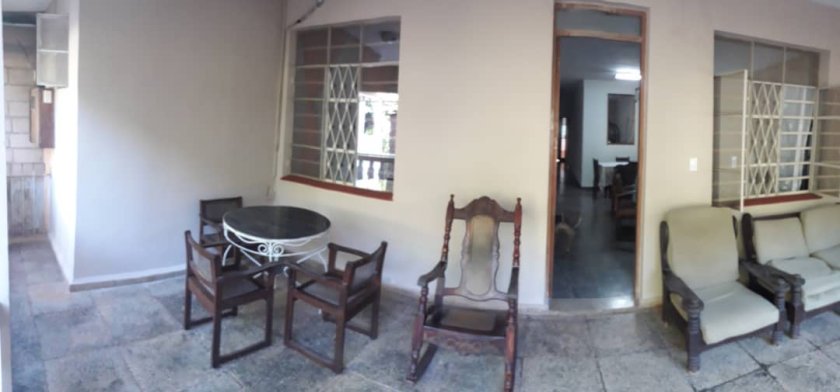 Casa Independiente de 5 habitaciones en venta en La Lisa, La Habana