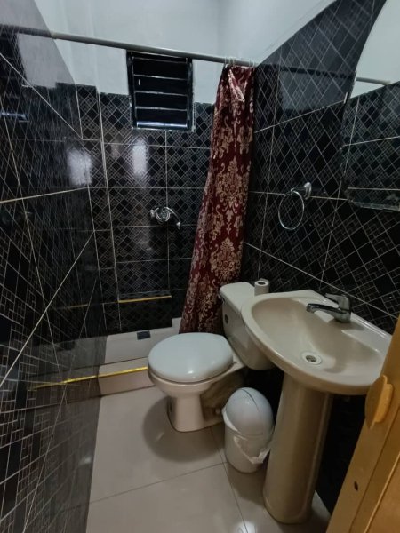 Casa Independiente de 3 habitaciones en venta en Cerro, La Habana - 5