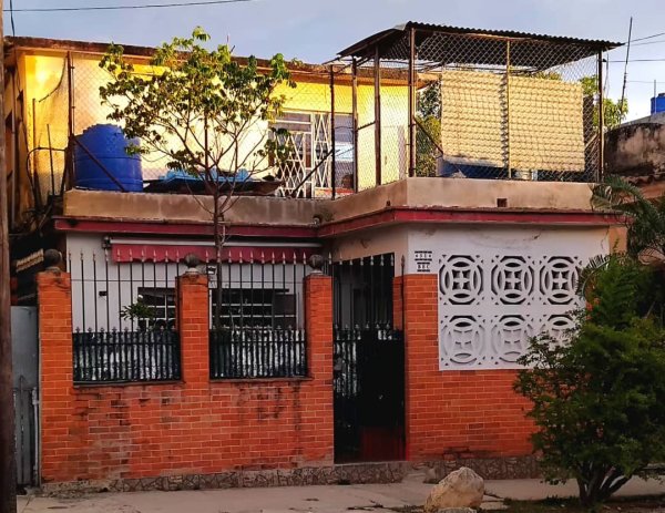 Detached House with 3 bedrooms for sale in Marianao, La Habana - 2