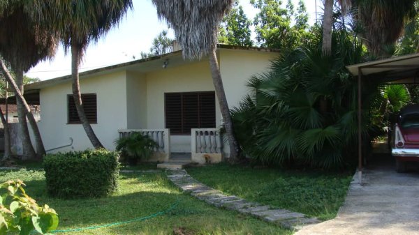 Casa Independiente de 4 habitaciones en venta en La Lisa, La Habana