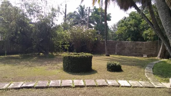 Casa Independiente de 4 habitaciones en venta en La Lisa, La Habana - 2