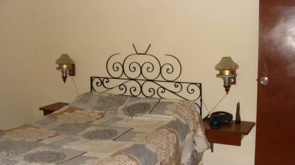 Casa Independiente de 4 habitaciones en venta en La Lisa, La Habana - 6