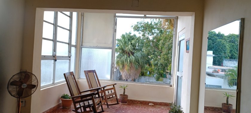Biplanta de 1 habitación en venta en Playa, La Habana