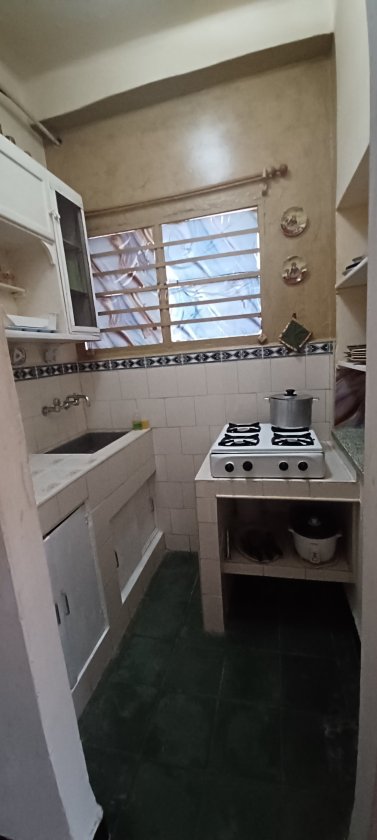 Biplanta de 1 habitación en venta en Playa, La Habana