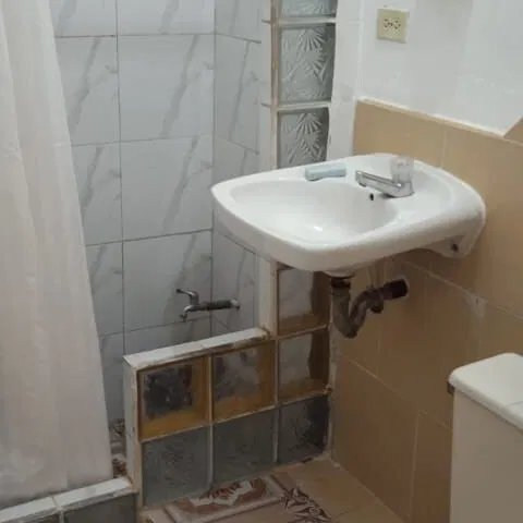 Biplanta de 2 habitaciones en venta en Santos Suárez, Diez de Octubre, La Habana - 4