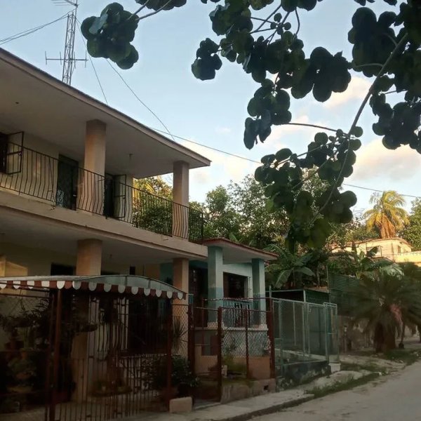 Casa de 3 habitaciones en venta en María Cristina, San Miguel del Padrón, La Habana - 2