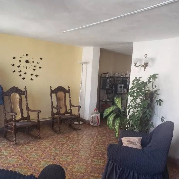 Biplanta de 3 habitaciones en venta en Diez de Octubre, La Habana