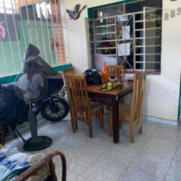 Casa de 4 habitaciones en venta en Cerro, La Habana