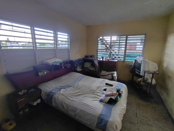 Duplex with 4 bedrooms for sale in Holguín - 8