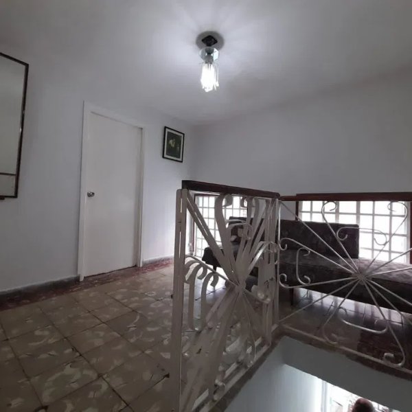 Casa de 2 habitaciones en venta en Cerro, La Habana