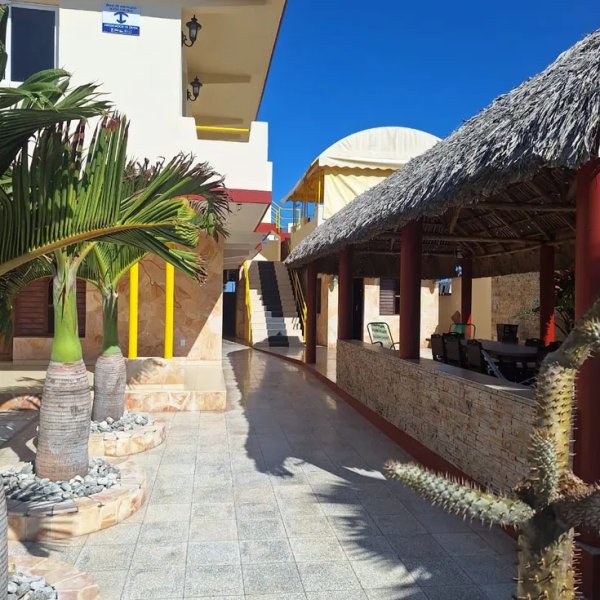 Biplanta de 7 habitaciones en venta en Guanabo, Habana del Este, La Habana