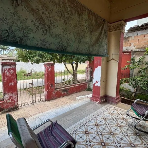 Casa de 3 habitaciones en venta en Marianao, La Habana - 2