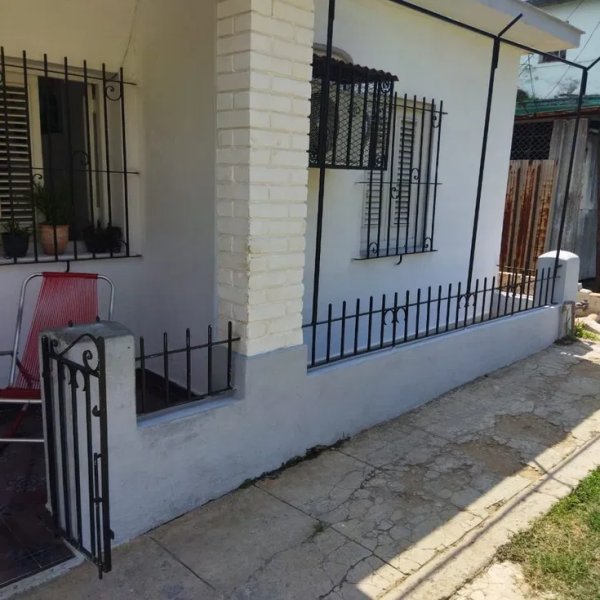Casa de 2 habitaciones en venta en Libertad, Marianao, La Habana