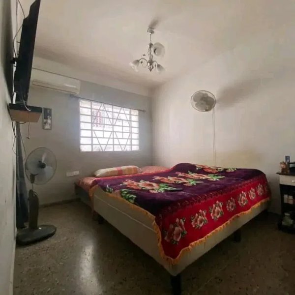 Casa de 6 habitaciones en venta en Playa, La Habana - 5
