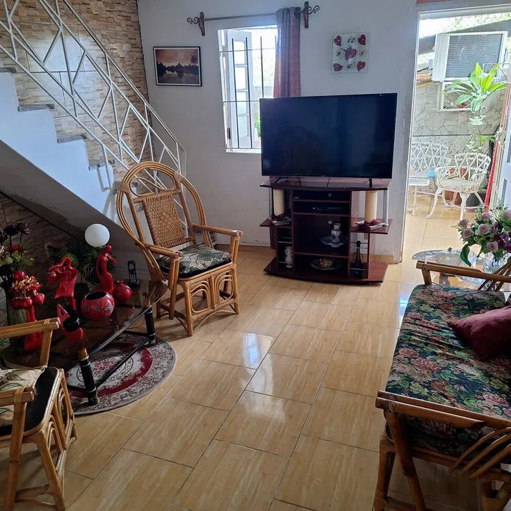 Biplanta de 2 habitaciones en venta en Fontanar, Boyeros, La Habana