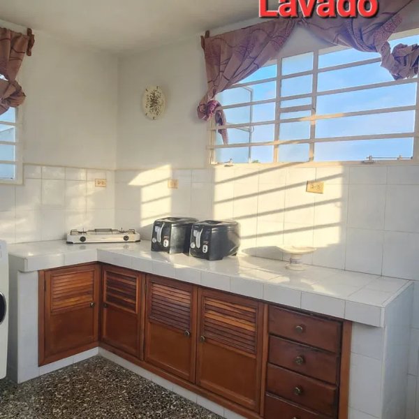 Biplanta de 2 habitaciones en venta en Marianao, La Habana - 10