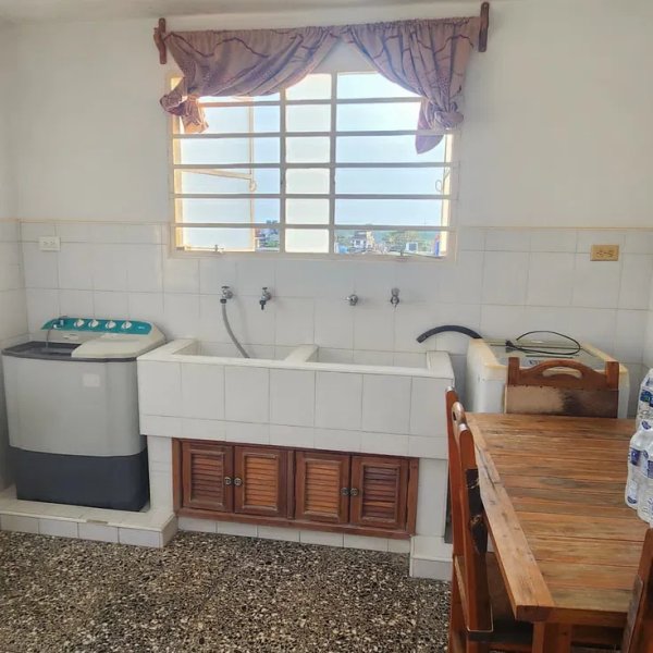 Biplanta de 2 habitaciones en venta en Marianao, La Habana - 9