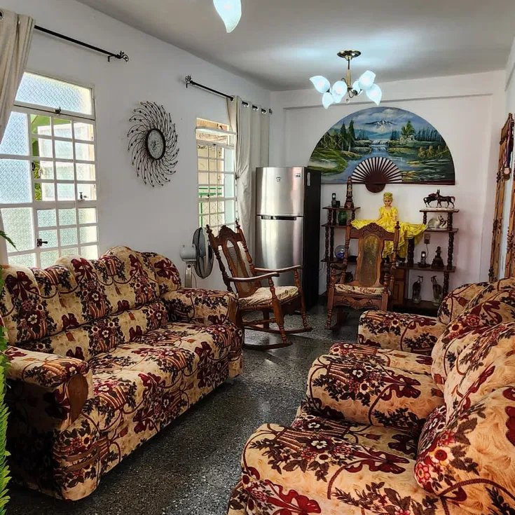 Biplanta de 2 habitaciones en venta en Marianao, La Habana