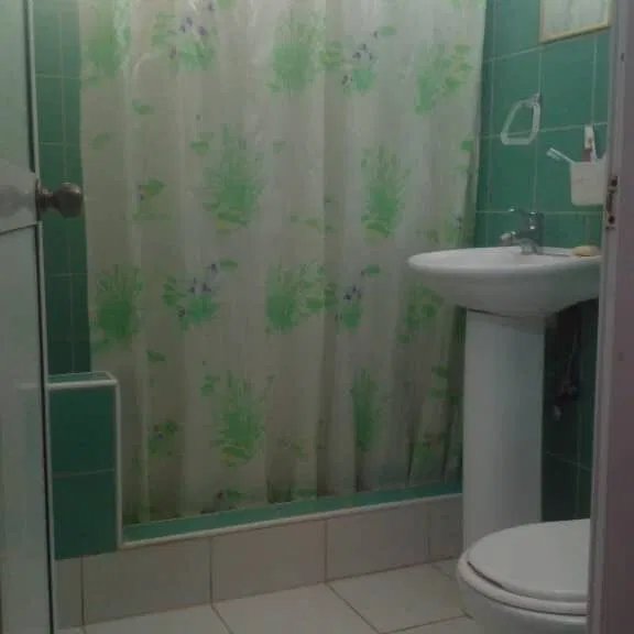 Casa de 4 habitaciones en venta en San Agustín, La Lisa, La Habana