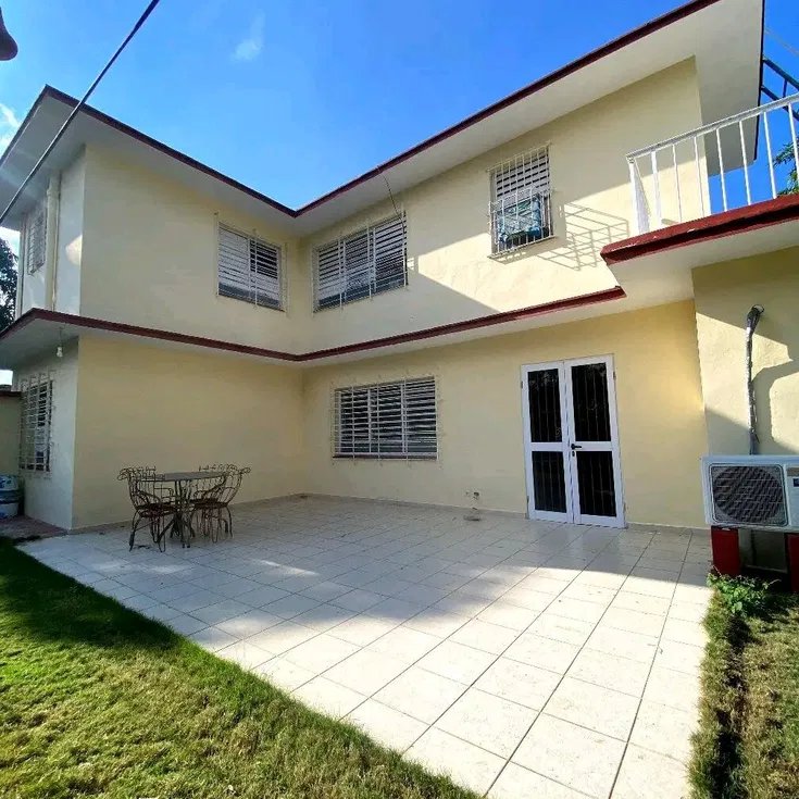 Duplex with 2 bedrooms for sale in Playa, La Habana