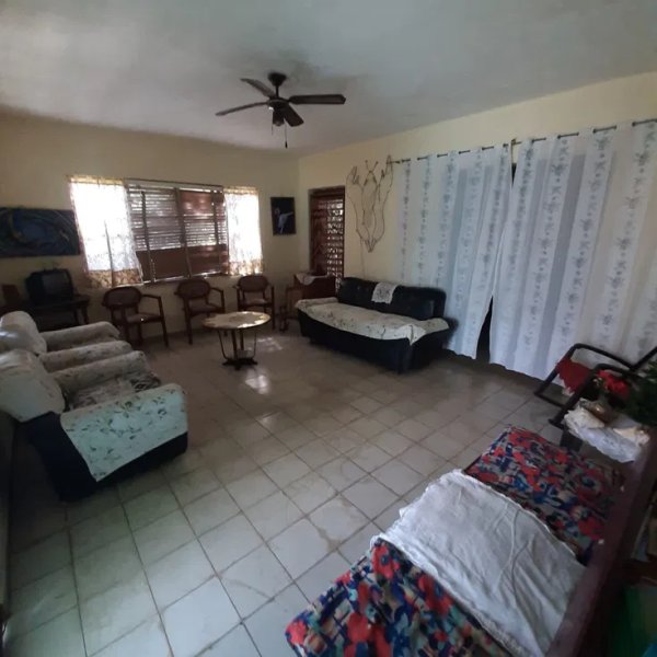 Casa de 3 habitaciones en venta en Playa, La Habana - 3
