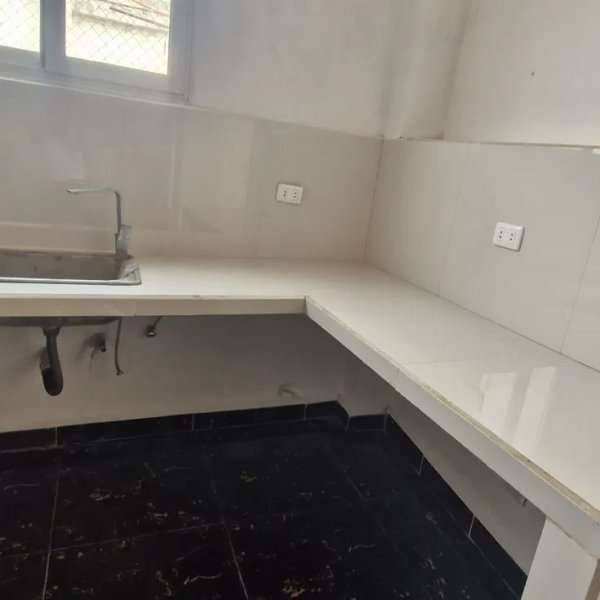 Apartamento de 2 habitaciones en venta en Centro Habana, La Habana - 3