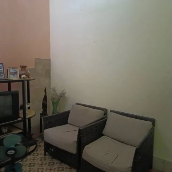 House with 2 bedrooms for sale in Santos Suárez, Diez de Octubre, La Habana - Thumbnail 3