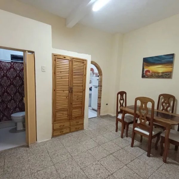 Casa de 2 habitaciones en venta en Cerro, La Habana