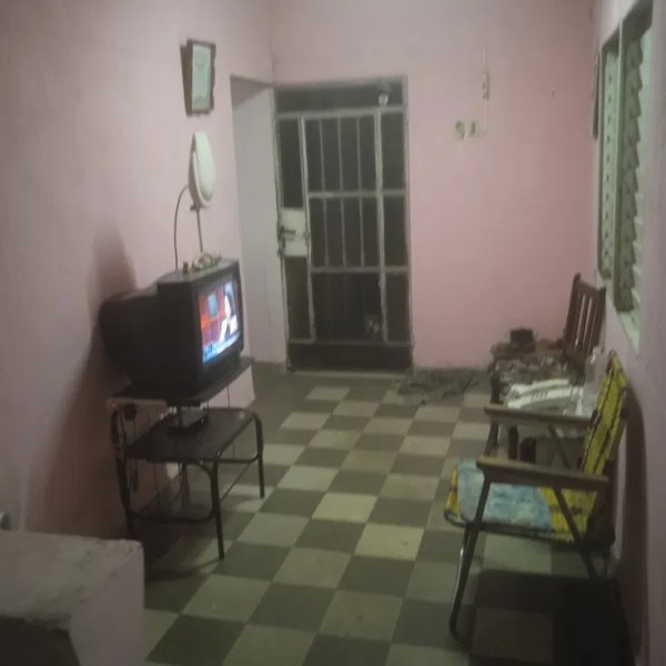 Biplanta de 4 habitaciones en venta en Santiago de las Vegas, Boyeros, La Habana - 6
