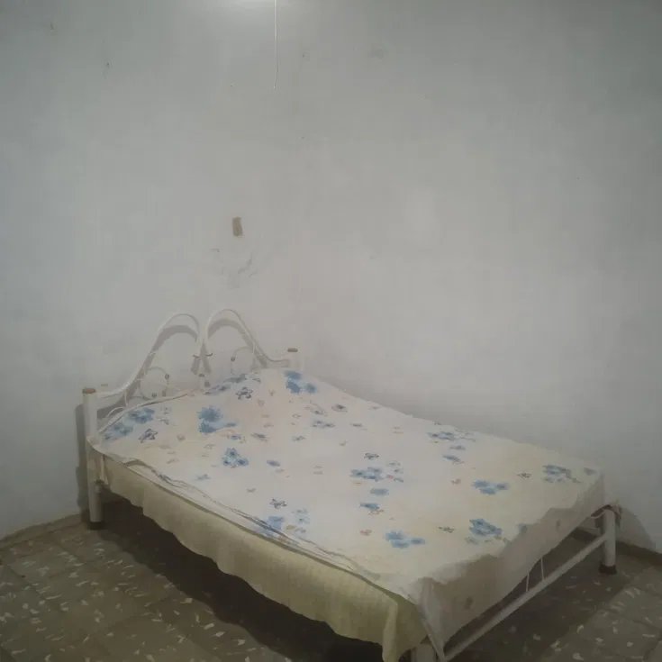 Biplanta de 4 habitaciones en venta en Santiago de las Vegas, Boyeros, La Habana