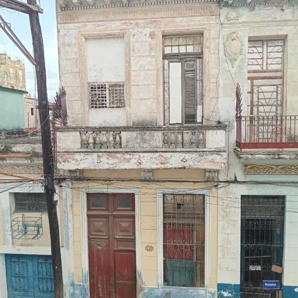 Casa de 2 habitaciones en venta en Centro Habana, La Habana