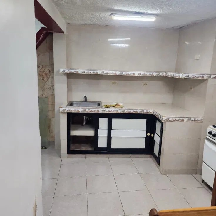 Apartment with 2 bedrooms for sale in Los Sitios, Centro Habana, La Habana