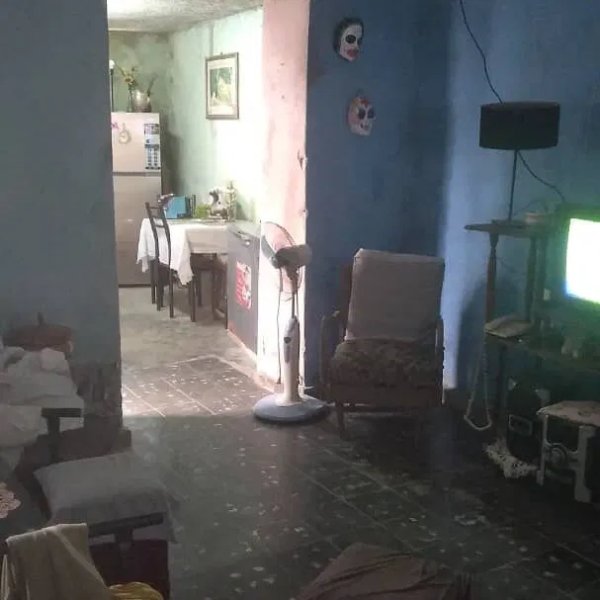Casa de 2 habitaciones en venta en Centro Habana, La Habana