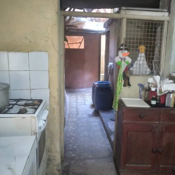 Casa de 2 habitaciones en venta en Centro Habana, La Habana - 3