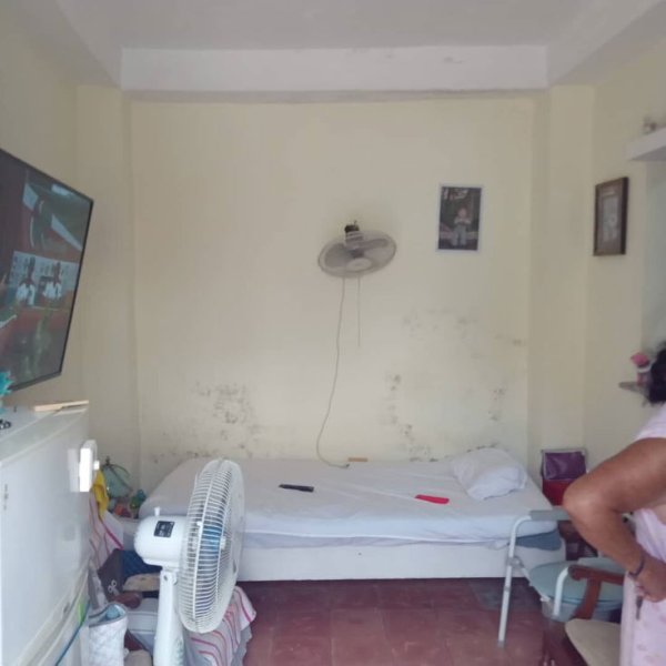 Biplanta de 2 habitaciones en venta en Cerro, La Habana
