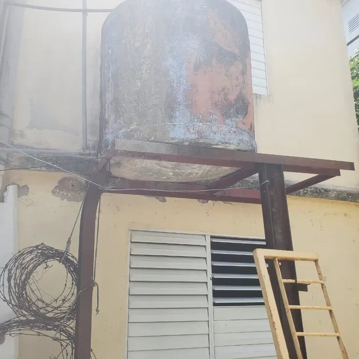 Apartamento de 2 habitaciones en venta en Roble, Guanabacoa, La Habana
