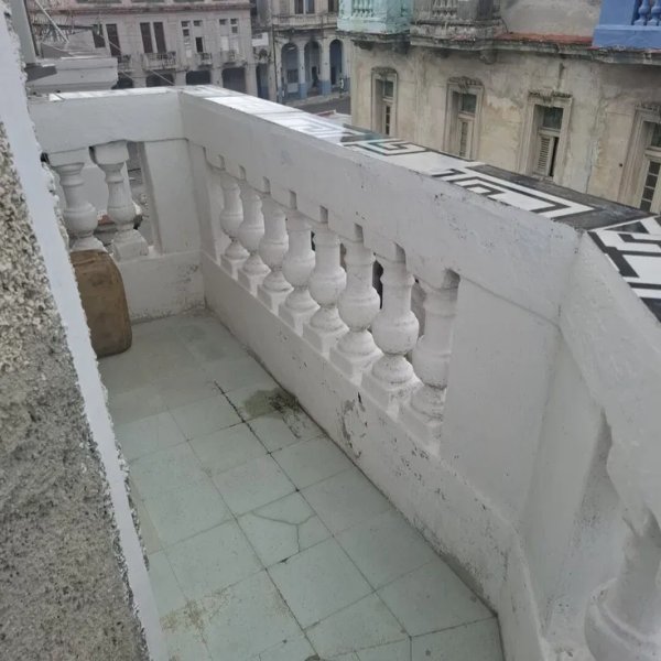 Apartamento de 3 habitaciones en venta en Centro Habana, La Habana - Miniatura 1