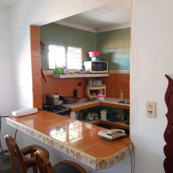 Casa de 3 habitaciones en venta en Manzanillo, Granma - Miniatura 3