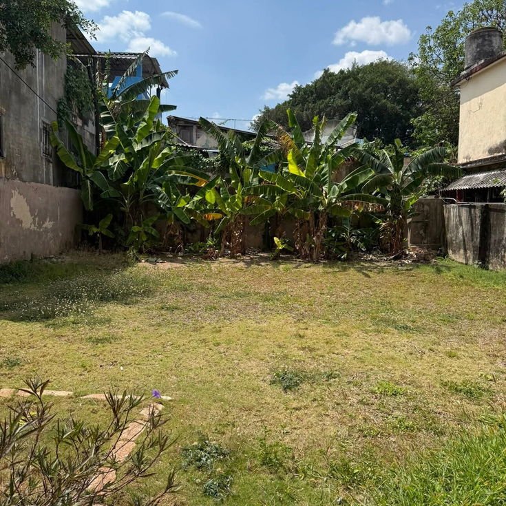 Colonial with 5 bedrooms for sale in Marianao, La Habana